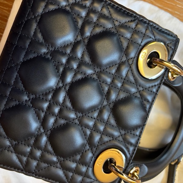 Dior mini Lady Dior 附鏈帶迷你黛妃包-6