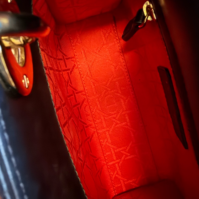 Dior mini Lady Dior 附鏈帶迷你黛妃包-8