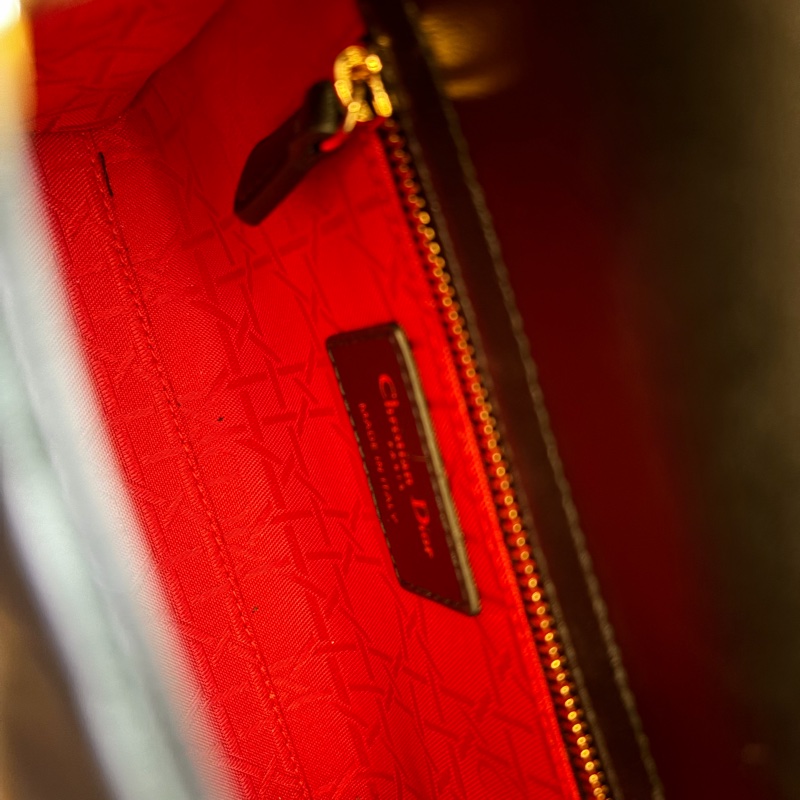 Dior mini Lady Dior 附鏈帶迷你黛妃包-10