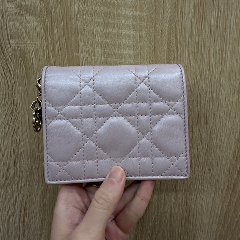 Dior 珠光粉金釦Dior Gardenia 4卡對釦短夾