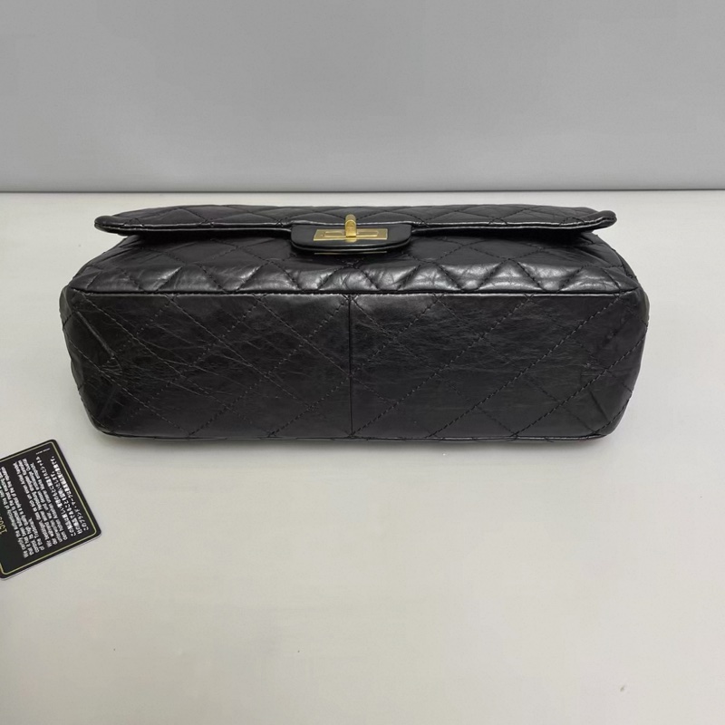 Chanel香奈兒2.55大號黑金菱格油蠟牛皮雙蓋包-3