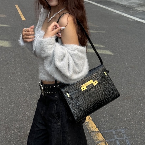 【全新品🎁】 YSL 聖羅蘭 黑金鱷魚紋 Kelly凱莉包（專櫃13.3萬）