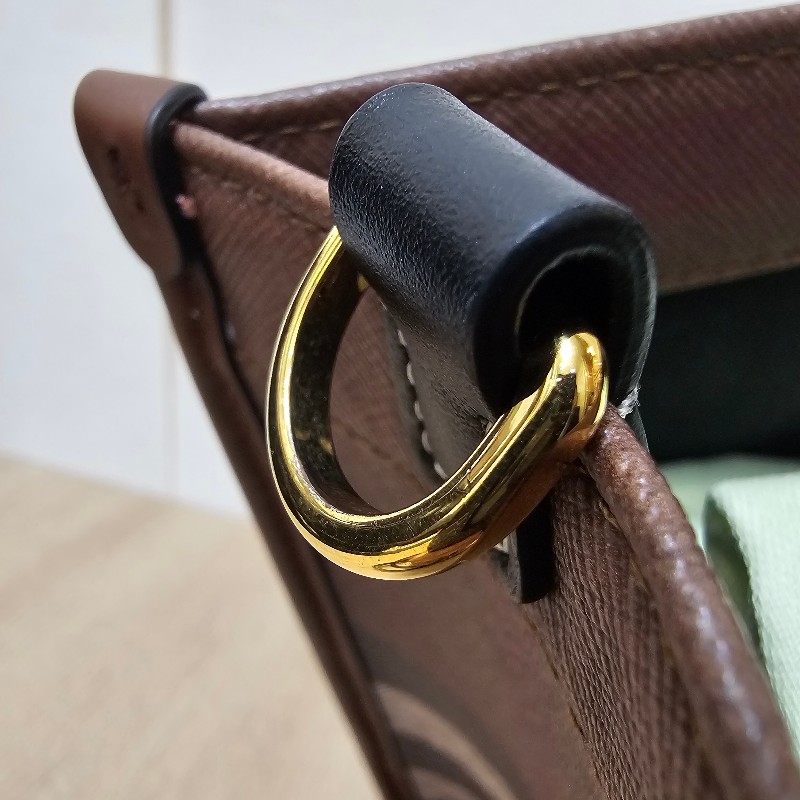 [經典款新年甜價出🧧] Burberry經典格紋金釦Freya迷你手提斜背包-29