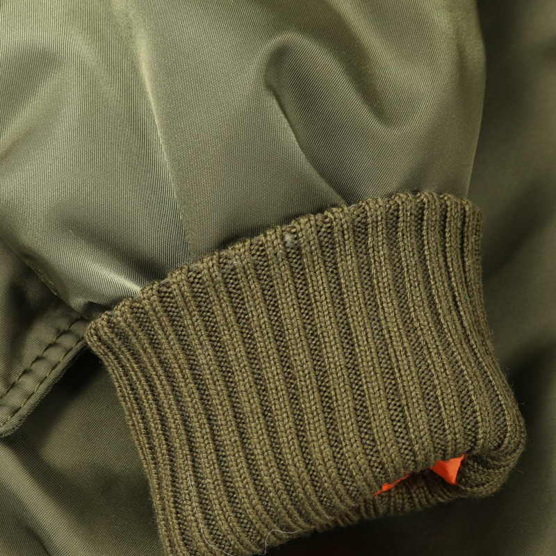 Miu Miu 卡其色尼龍羽絨服，二手女款-5