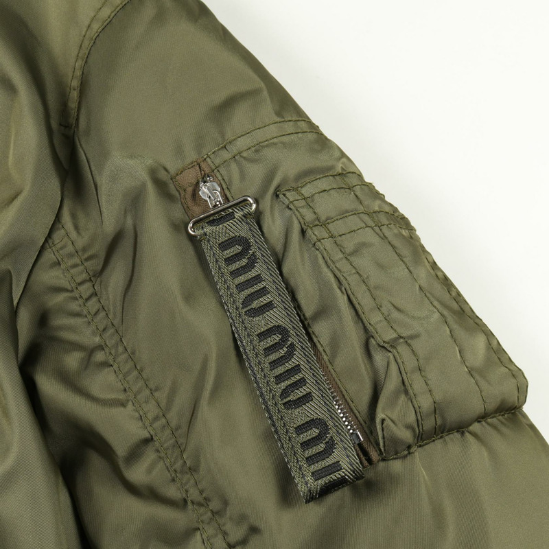 Miu Miu 卡其色尼龍羽絨服，二手女款-9