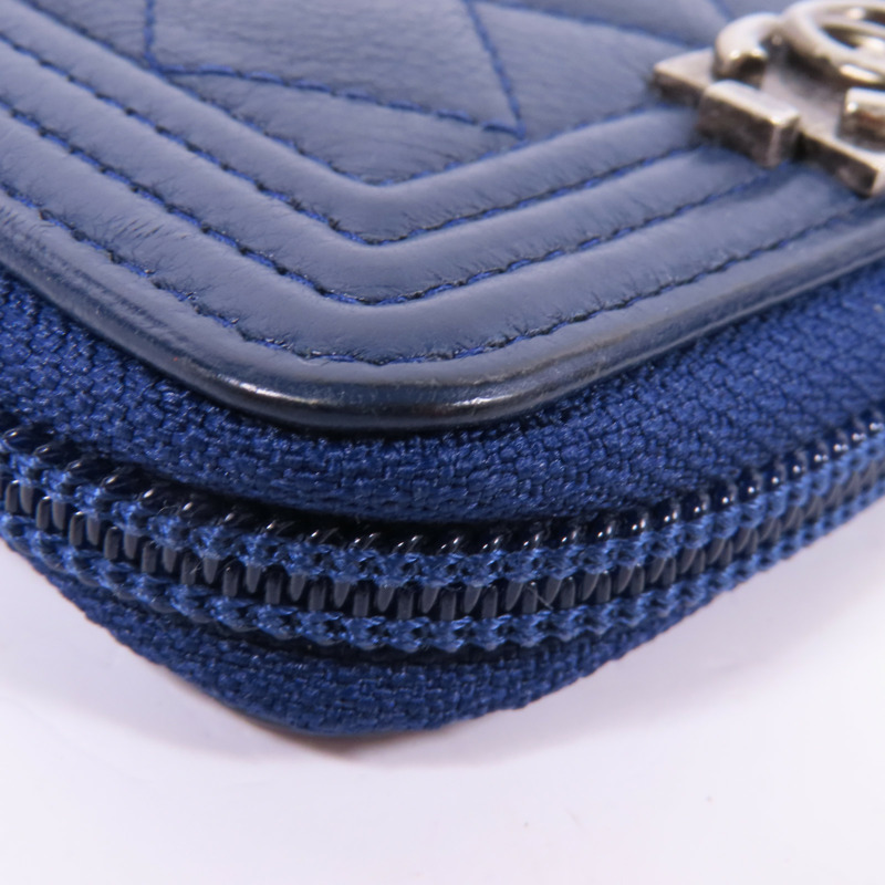 CHANEL 牛皮皮革Boy Card Case銀扣卡片套-8