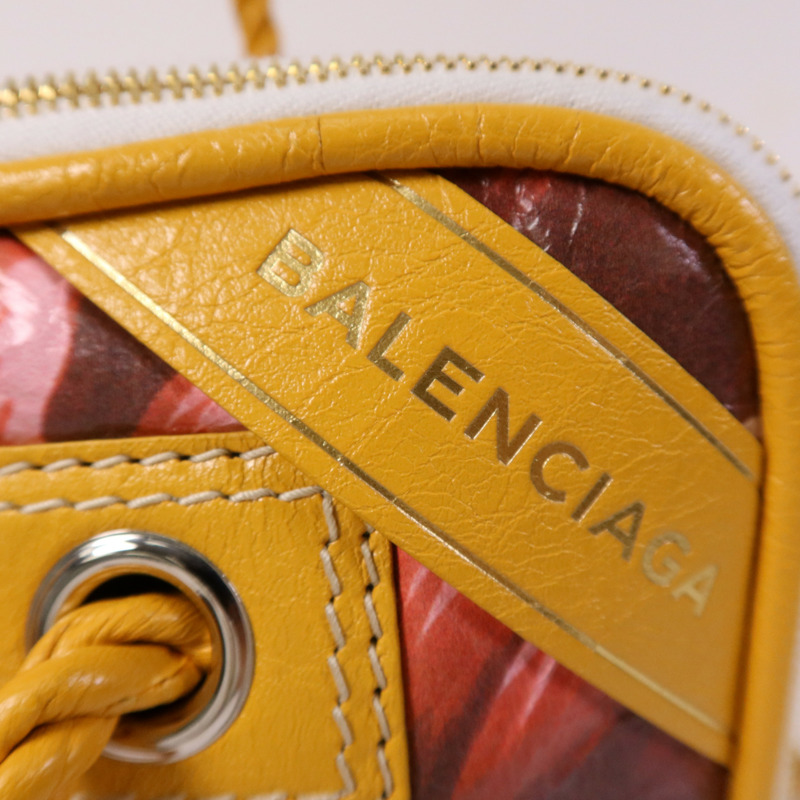 BALENCIAGA 塗層帆布Floral Blanket Square Messenger銀扣手挽肩背兩用袋-9