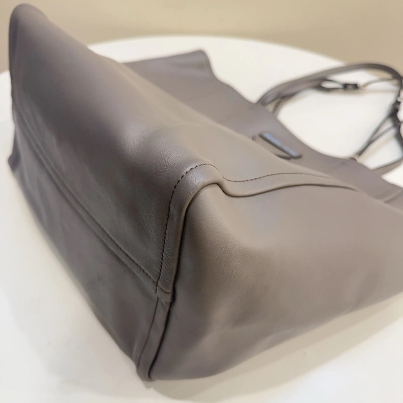 Prada 大號 灰色 牛皮 托特包 尺寸約46*33-3