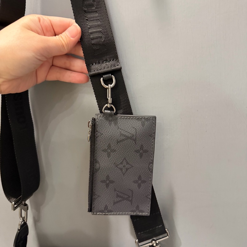 LV Louis Vuitton M81124 黑武士 二合一 斜背包-27