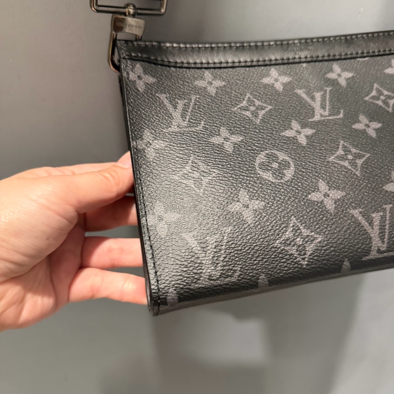 LV Louis Vuitton M81124 黑武士 二合一 斜背包-41