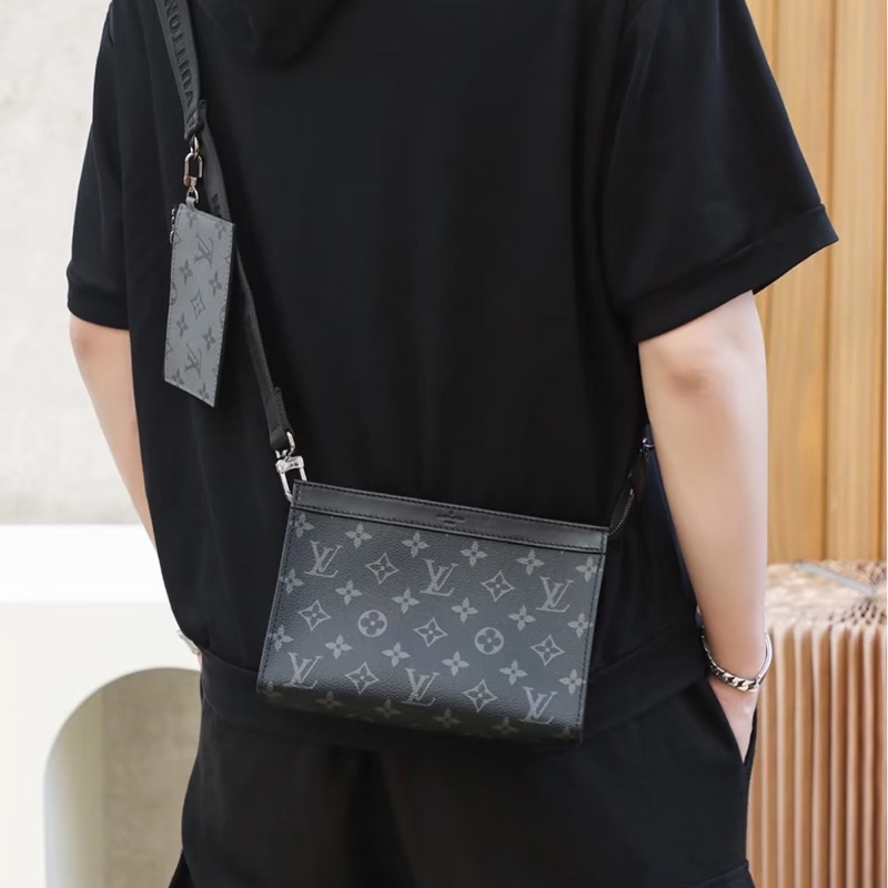 LV Louis Vuitton M81124 黑武士 二合一 斜背包-55