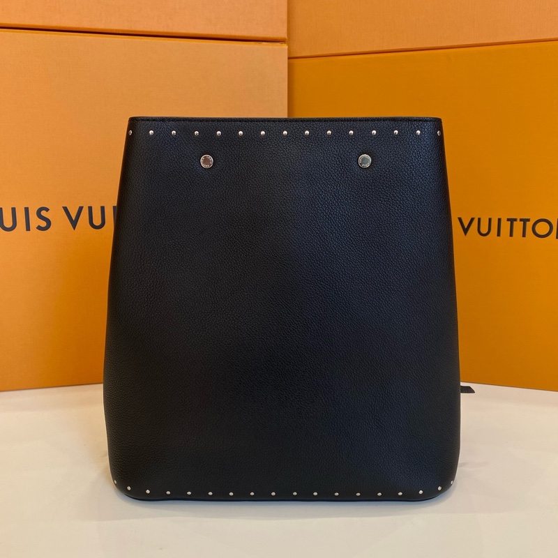 LV  Lockme Bucket 全皮黑色 水桶包  尺寸約25*15*27cm-2