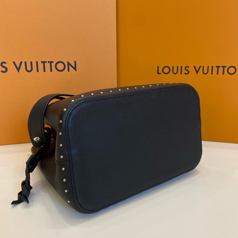 LV  Lockme Bucket 全皮黑色 水桶包  尺寸約25*15*27cm-3