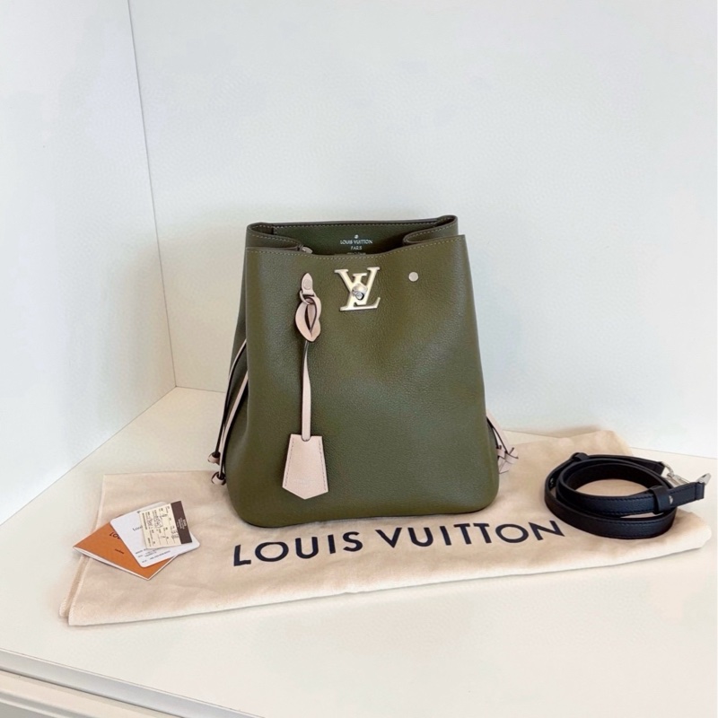 LV LockMe全皮水桶包 尺寸約25*27*15 鰐梨綠 銀扣 稀少配色-1