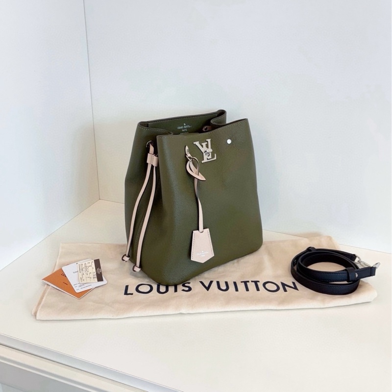 LV LockMe全皮水桶包 尺寸約25*27*15 鰐梨綠 銀扣 稀少配色-2