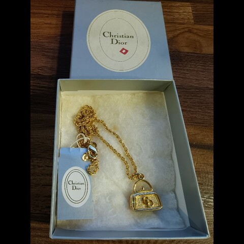 日本帶回Christian Dior 包包圖案項鍊搭配盒子，絕版品