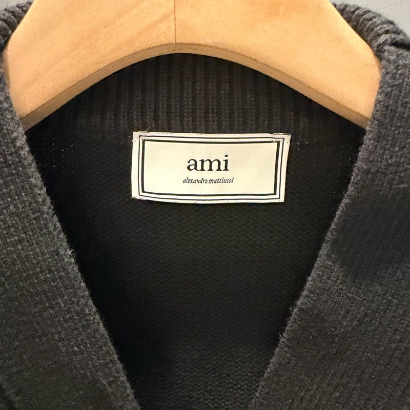 Ami 大愛心刺繡 針織外套 黑-3