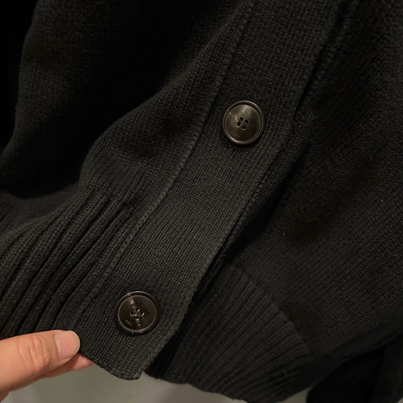 Ami 大愛心刺繡 針織外套 黑-7