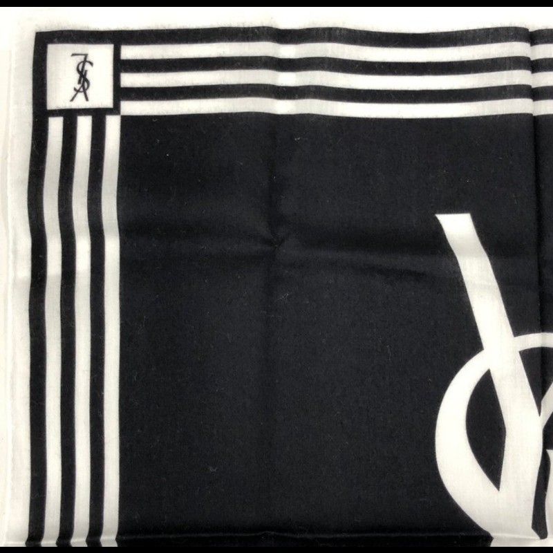 日本帶回YSL狀況良好中古絕版絲巾-1