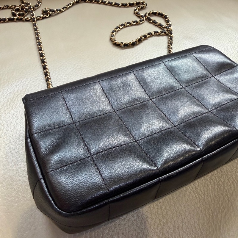 Chanel • 經典黑金羊皮冰格 Cf Mini-9