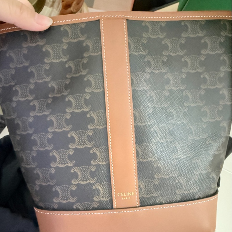 【95新 ✨ 全網最低價!】Celine老花水桶包 小號 一年四季都可背-4