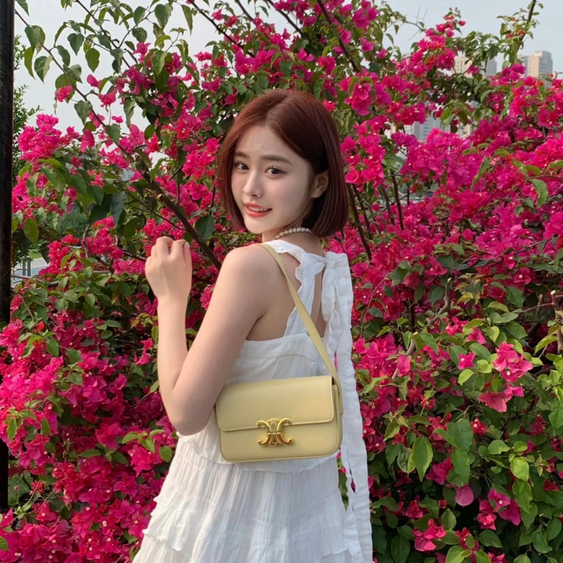 【95新 ✨ 全網最低價！】Celine 凱旋門 腋下包Teen 小雞黃-0