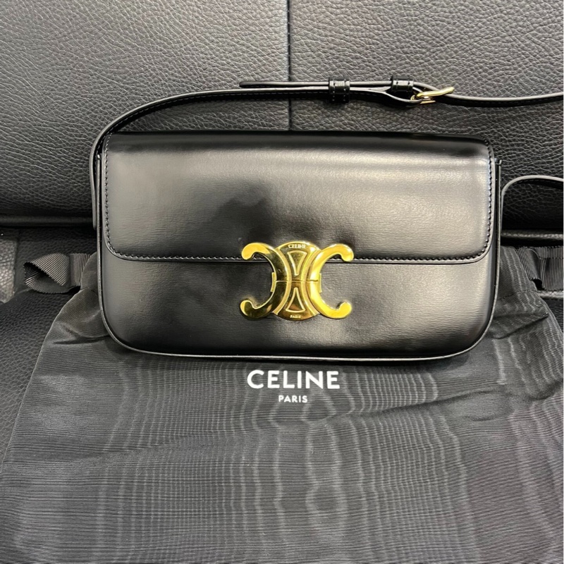 【97新 ✨ 全網最低價！】Celine 凱旋門 黑金腋下包Teen 經典保值款-2