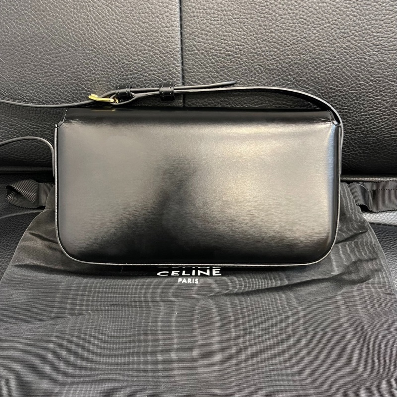 【97新 ✨ 全網最低價！】Celine 凱旋門 黑金腋下包Teen 經典保值款-3