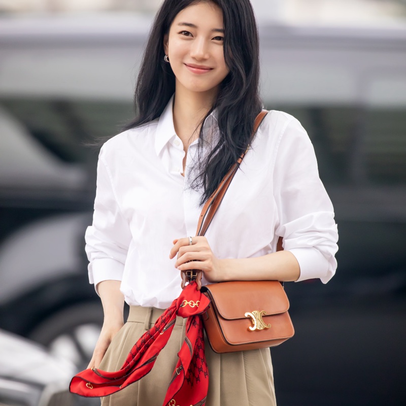 【95新 ✨ 全網最低價!】Celine 凱旋門Teen 腋下包焦糖色 經典保值款-0