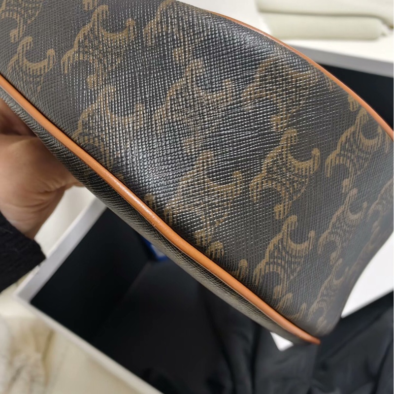 【97新 ✨ 全網最低價！】Celine 老花 AVA 腋下包經典保值款-7