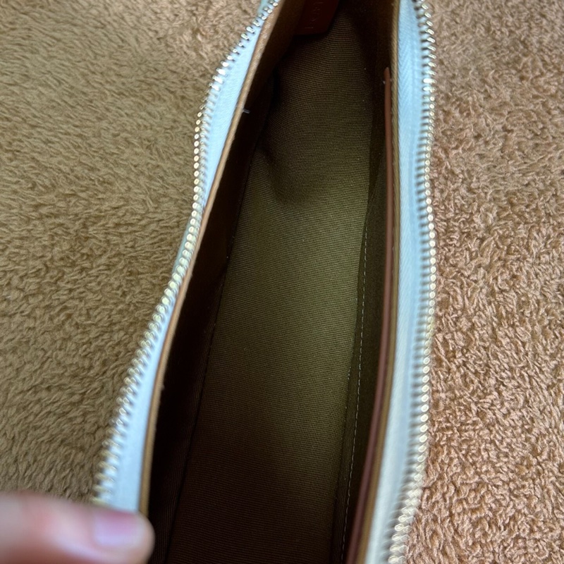 【95新 ✨ 全網最低價！】Celine 老花 AVA 腋下包經典保值款-8