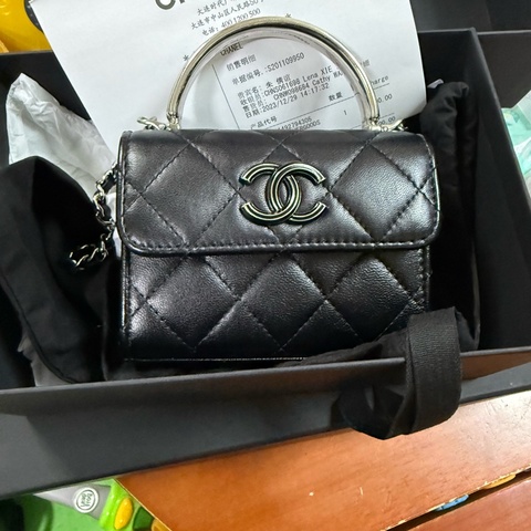 CHANEL 黑色小羊皮 MINI FLAG COCO