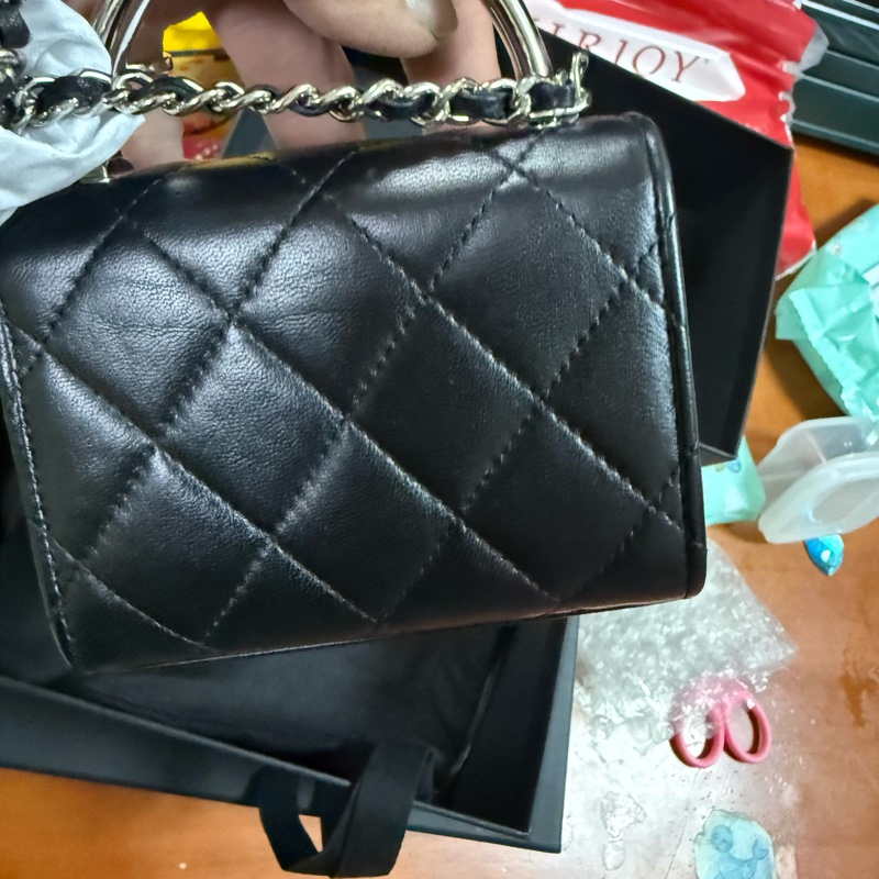 CHANEL 黑色小羊皮 MINI FLAG COCO-1