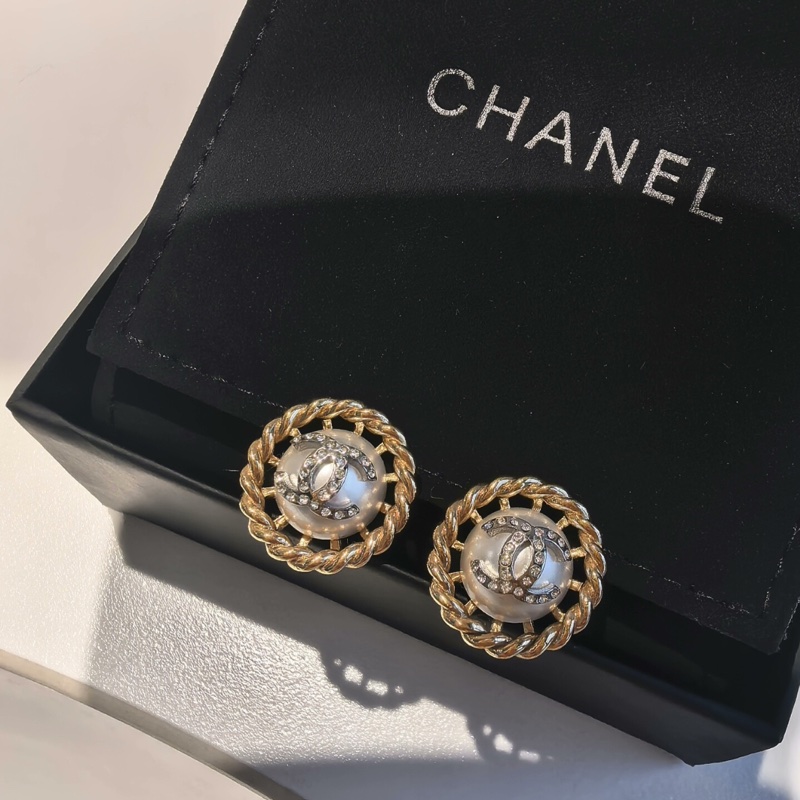 【全新全套✨全網最低價】Chanel鏤空麻花珍珠帶鑽耳環-0