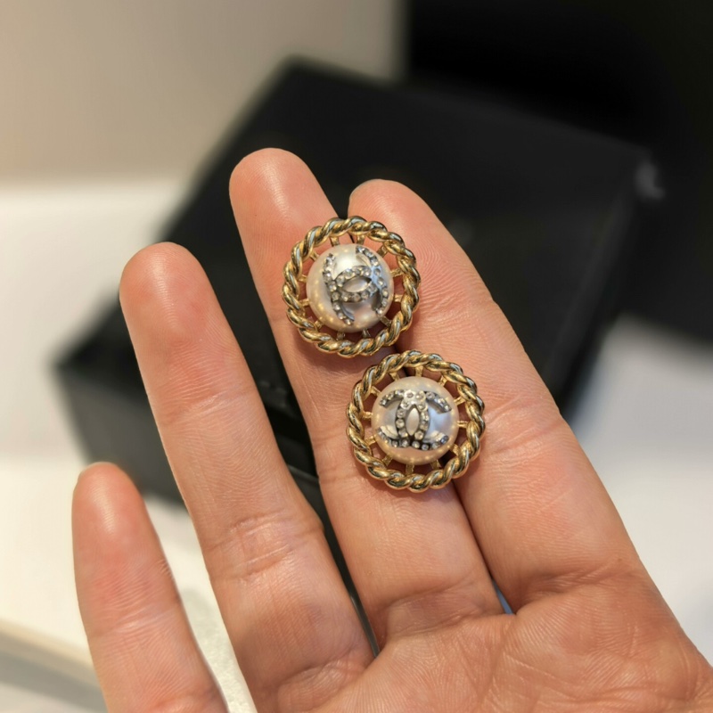 【全新全套✨全網最低價】Chanel鏤空麻花珍珠帶鑽耳環-2