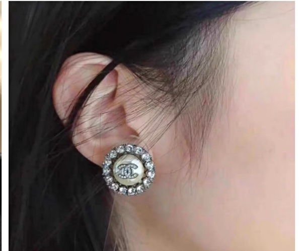 【全新全套✨全網最低價】Chanel鏤空麻花珍珠帶鑽耳環-5