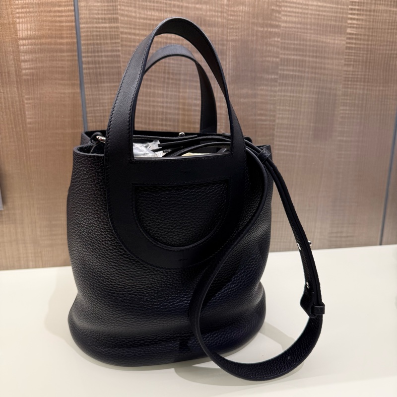 Hermes 閒置98新 （2023年12月購入 B刻）IN THE LOOP23 黑色豬鼻銀扣菜籃子-1