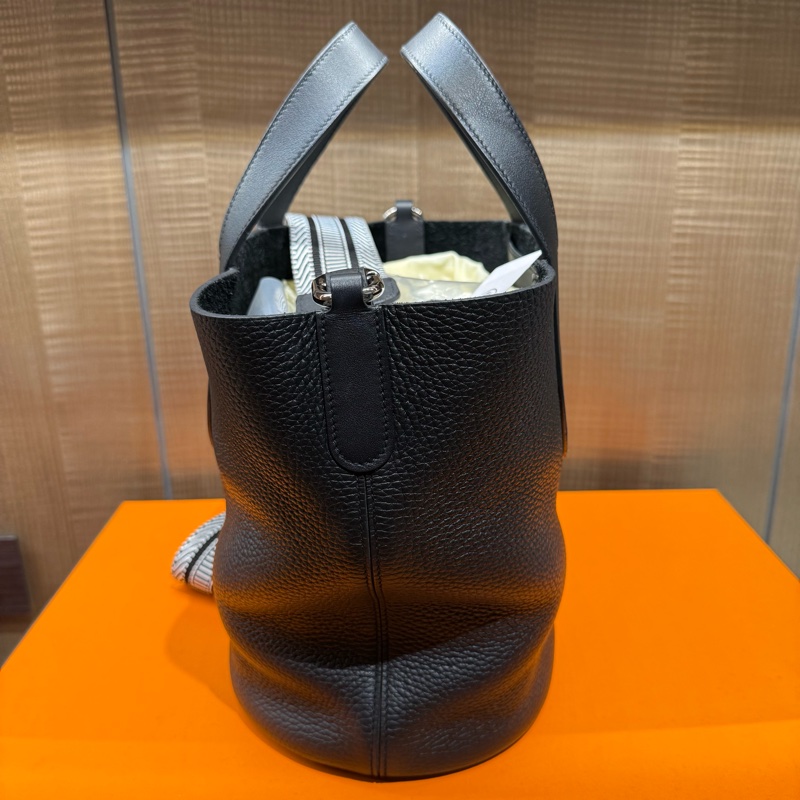 Hermes 閒置98新 （2023年12月購入 B刻）IN THE LOOP23 黑色豬鼻銀扣菜籃子-6