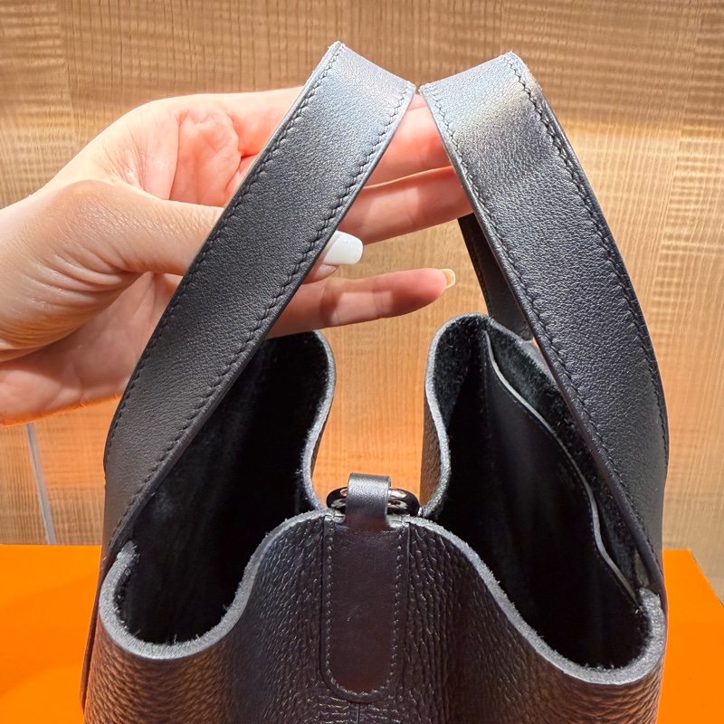 Hermes 閒置98新 （2023年12月購入 B刻）IN THE LOOP23 黑色豬鼻銀扣菜籃子-15