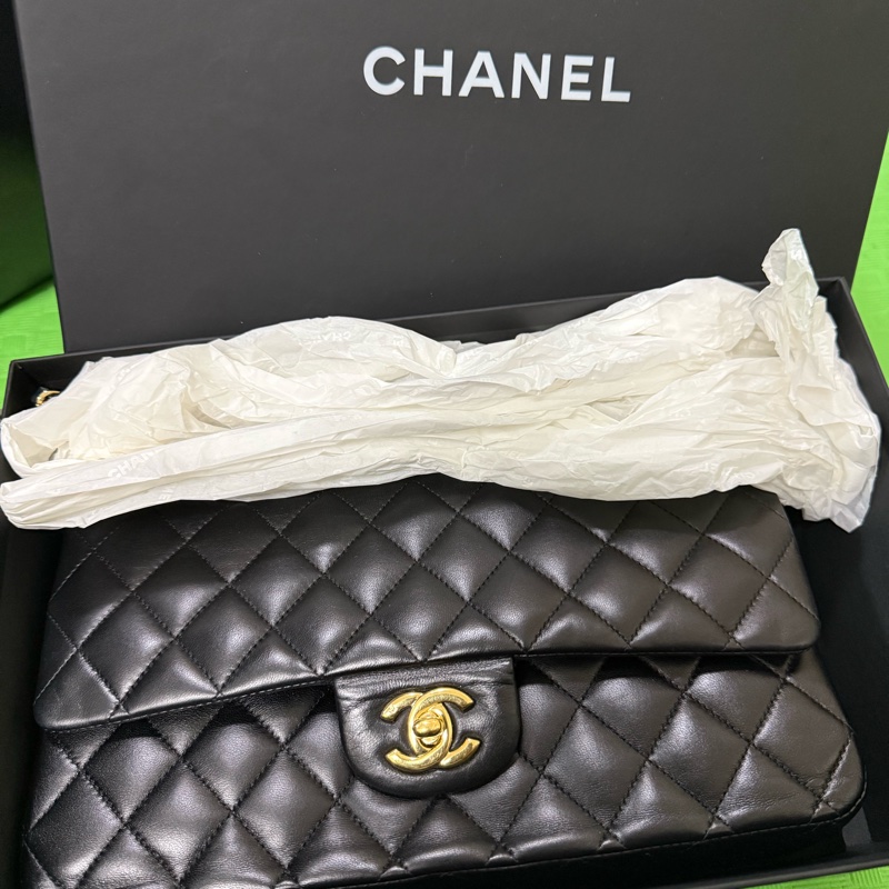 香柰兒黑金羊🐑中號 CLASSIC FLAPMEDIUM-0