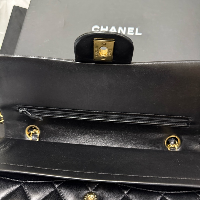 香柰兒黑金羊🐑中號 CLASSIC FLAPMEDIUM-5