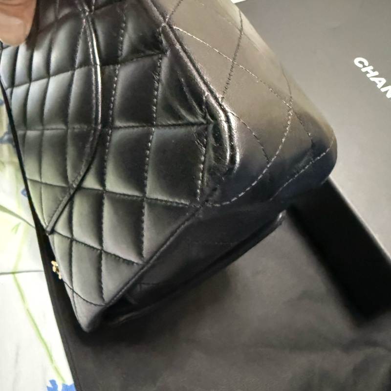 香柰兒黑金羊🐑中號 CLASSIC FLAPMEDIUM-14