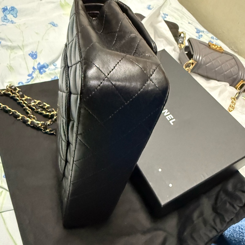 香柰兒黑金羊🐑中號 CLASSIC FLAPMEDIUM-19