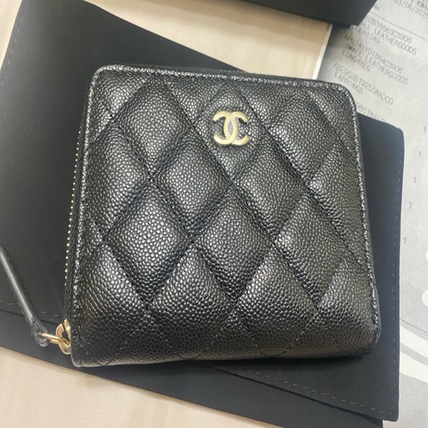 Chanel ㄇ字拉鍊短夾