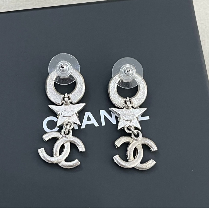 【經典優雅🥰99新帶盒✨全網最便宜】Chanel滿鑽星星雙C耳釘-4