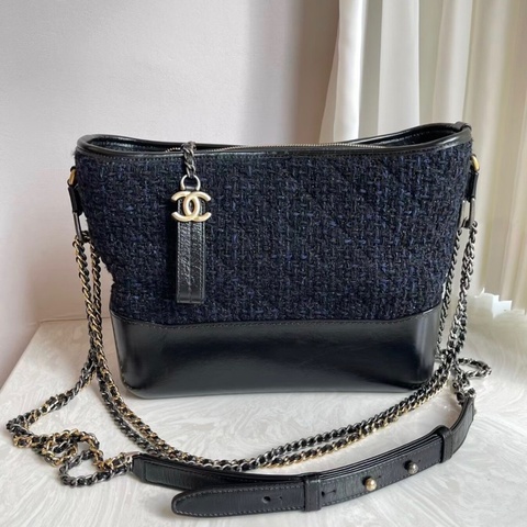 【96新 ✨ 全網最低價！】香奈兒 Chanel 毛呢款流浪包 海軍藍 中號 25開 （下單前先詢問庫存❗️）