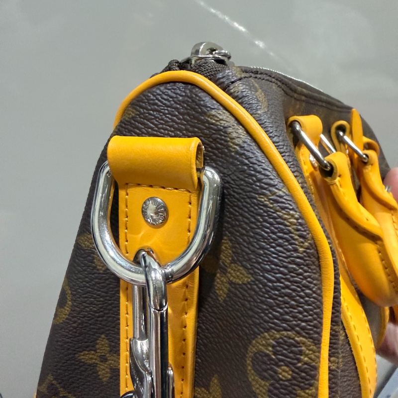 LV Louis Vuitton M12733 老花 Keepall 25 斜背包 發財黃-14
