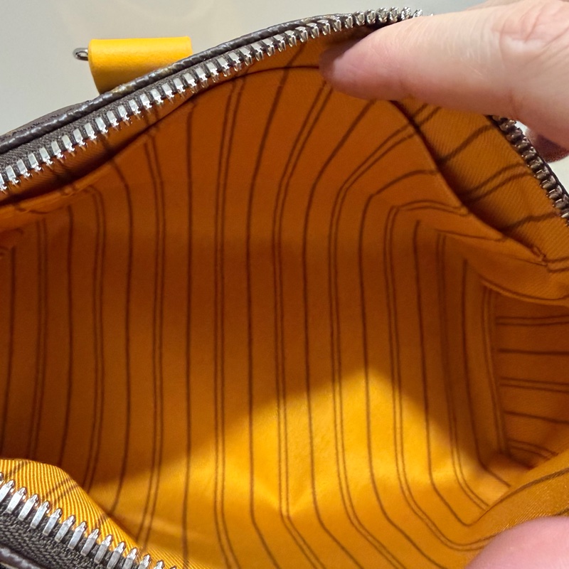 LV Louis Vuitton M12733 老花 Keepall 25 斜背包 發財黃-9