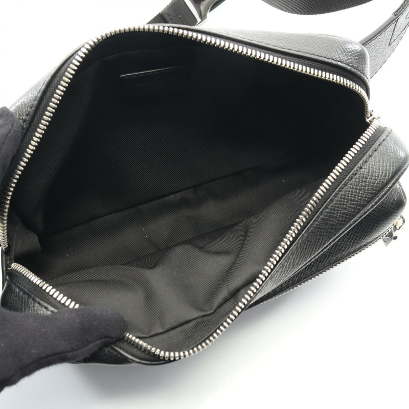 路易威登 (LOUIS VUITTON) 戶外腰包 M30245 Taigalama 黑色皮革二手-2