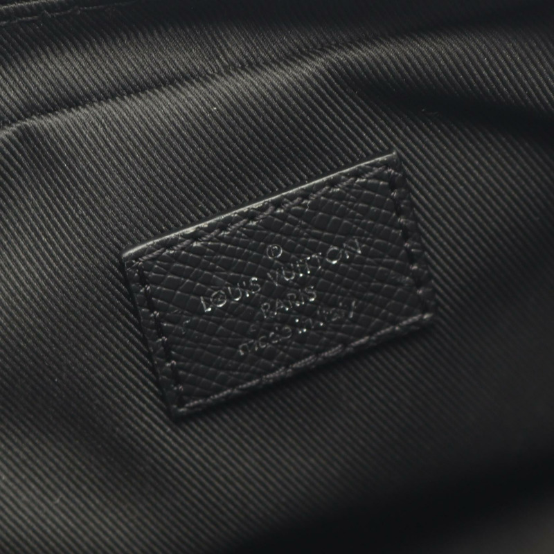 路易威登 (LOUIS VUITTON) 戶外腰包 M30245 Taigalama 黑色皮革二手-3